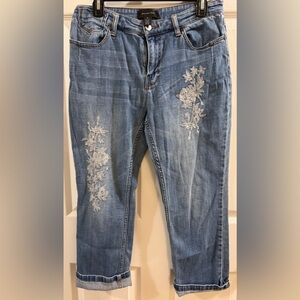 Who What Wear Light Blue Straight Leg Cropped Jeans with White Embroidery
